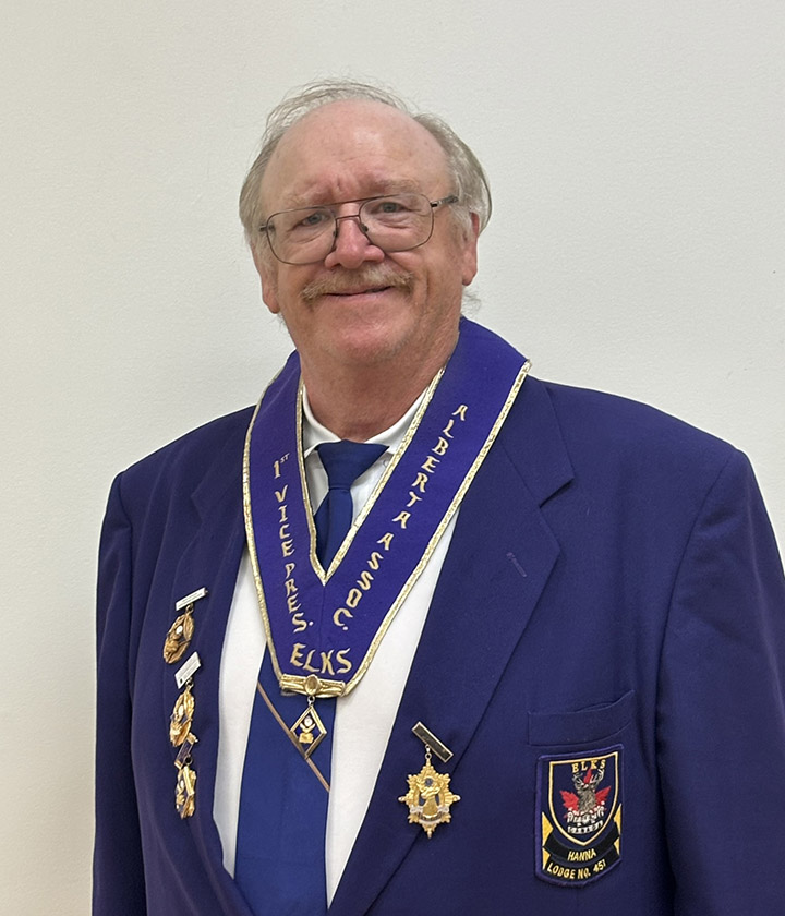 Elks 1st Vice President Vern Thuroo